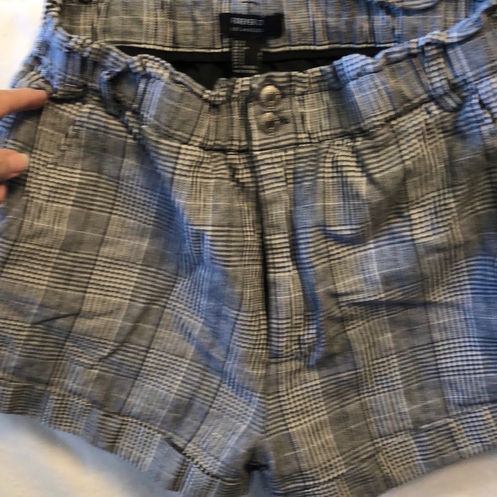 Short Plaid shorts